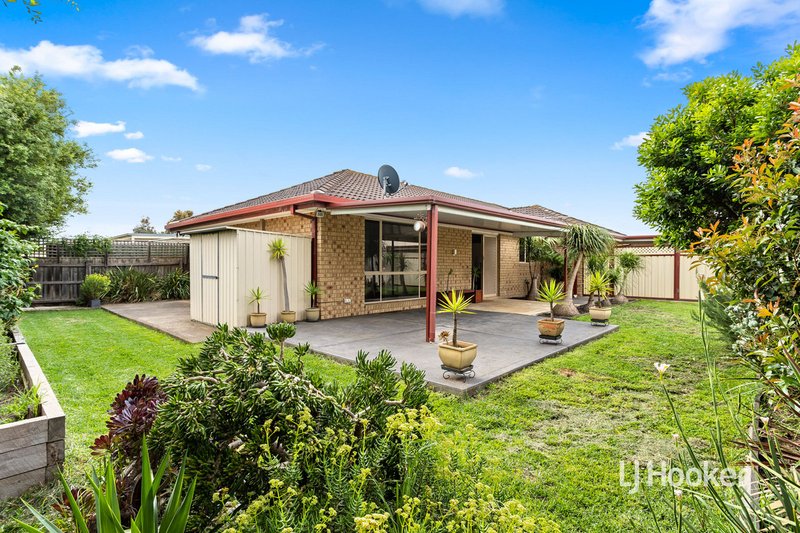 Photo - 11 Sandstone Avenue, Seabrook VIC 3028 - Image 15