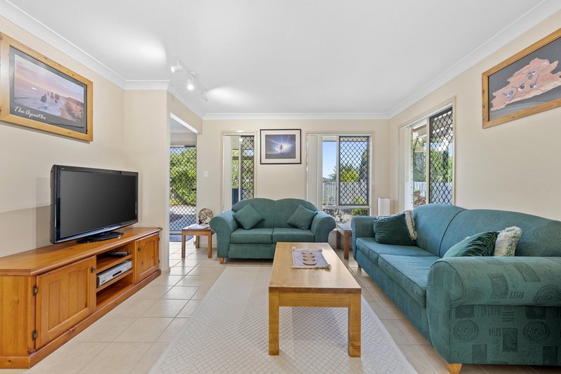 Photo - 11 Santa Ana Court, Beerwah QLD 4519 - Image 13