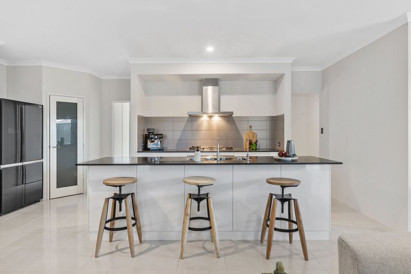 Photo - 11 Santapola Approach, Alkimos WA 6038 - Image 14