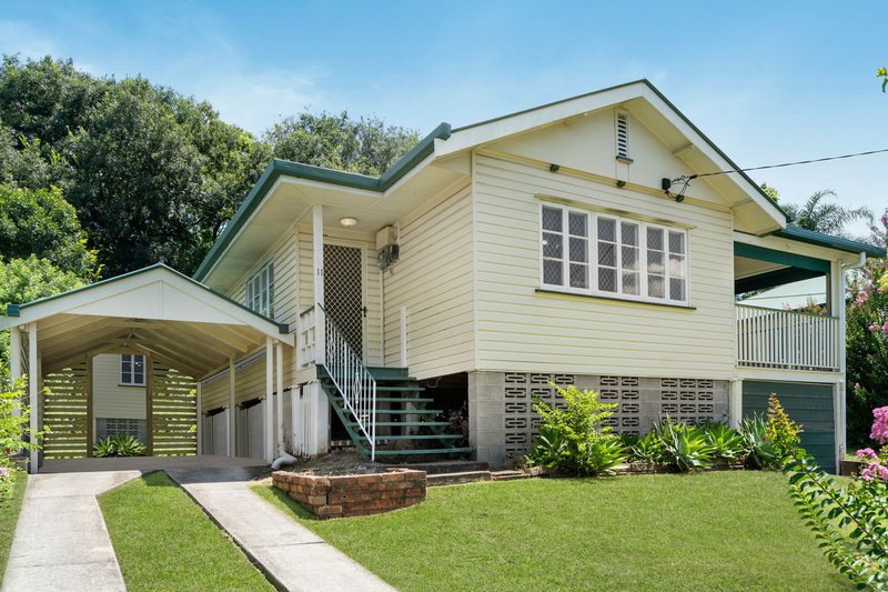 Photo - 11 Sapphire Street, Holland Park QLD 4121 - Image 2