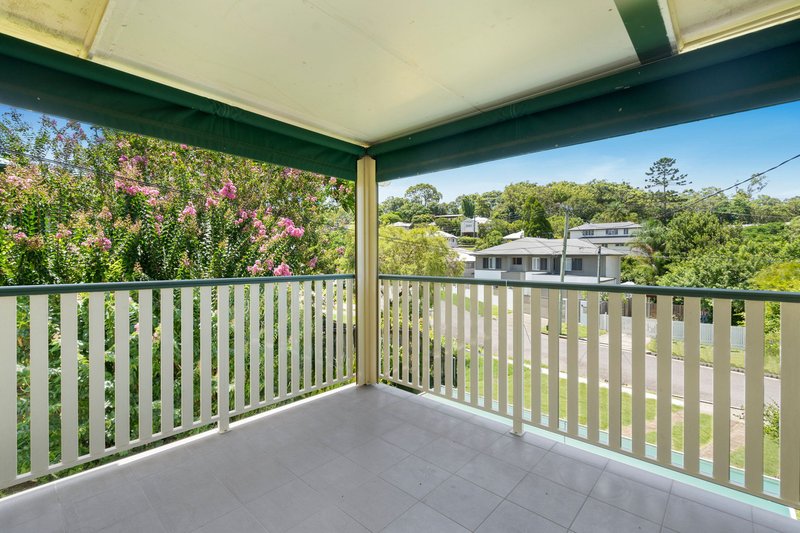 Photo - 11 Sapphire Street, Holland Park QLD 4121 - Image 6