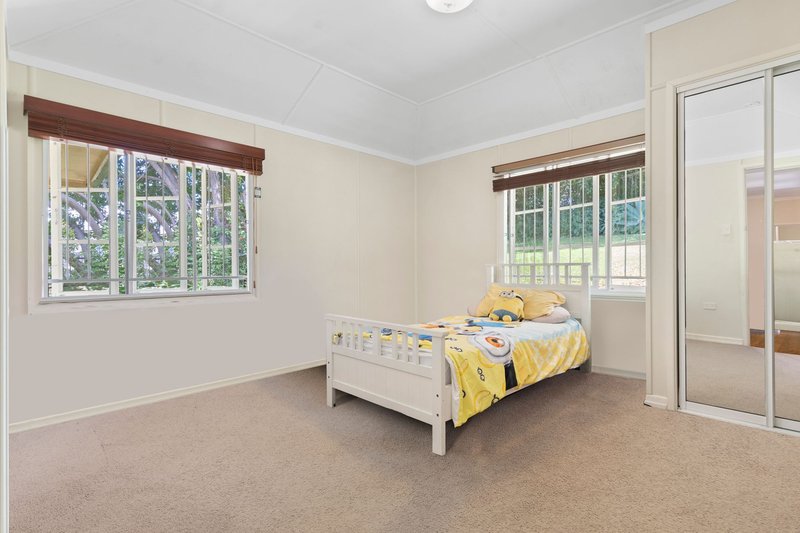 Photo - 11 Sapphire Street, Holland Park QLD 4121 - Image 18