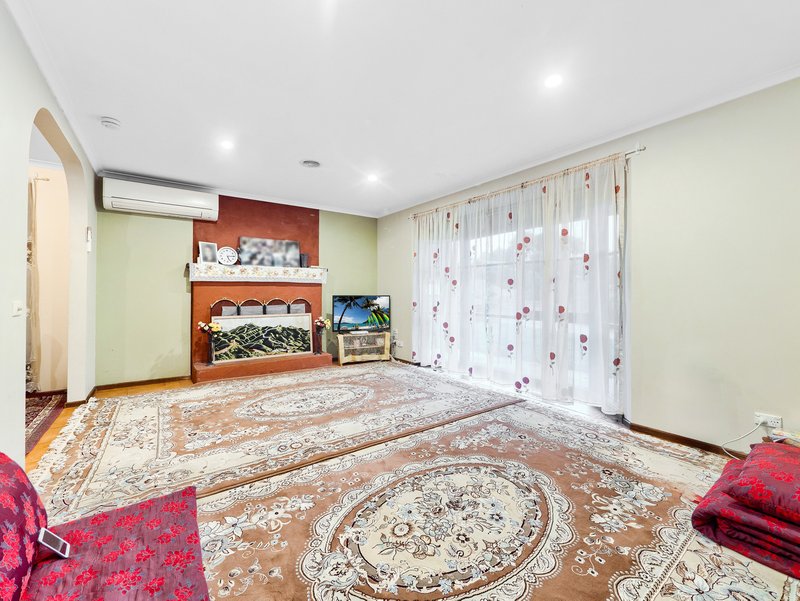 Photo - 11 Sarah Place, Hampton Park VIC 3976 - Image 10