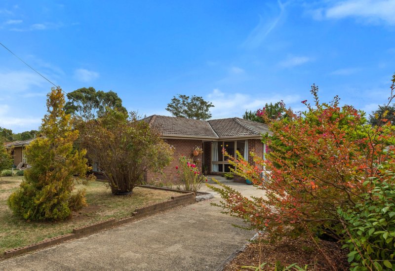 11 Savages Lane, Woodend VIC 3442