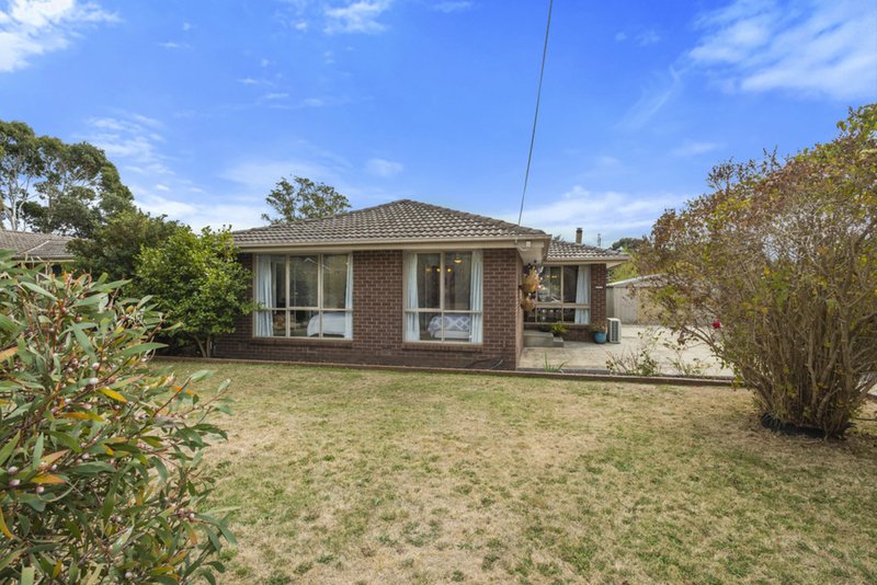 Photo - 11 Savages Lane, Woodend VIC 3442 - Image 3