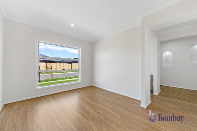 Photo - 11 Savoy Road, Wollert VIC 3750 - Image 8