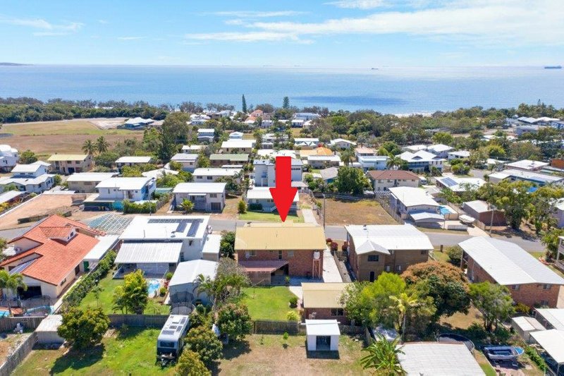 Photo - 11 Scallop Street, Tannum Sands QLD 4680 - Image 2