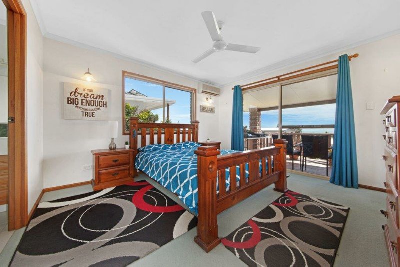 Photo - 11 Scallop Street, Tannum Sands QLD 4680 - Image 11