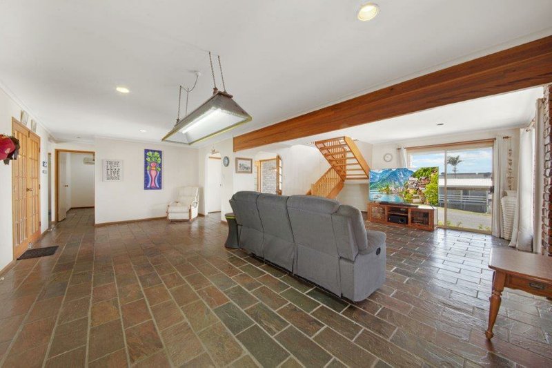 Photo - 11 Scallop Street, Tannum Sands QLD 4680 - Image 14