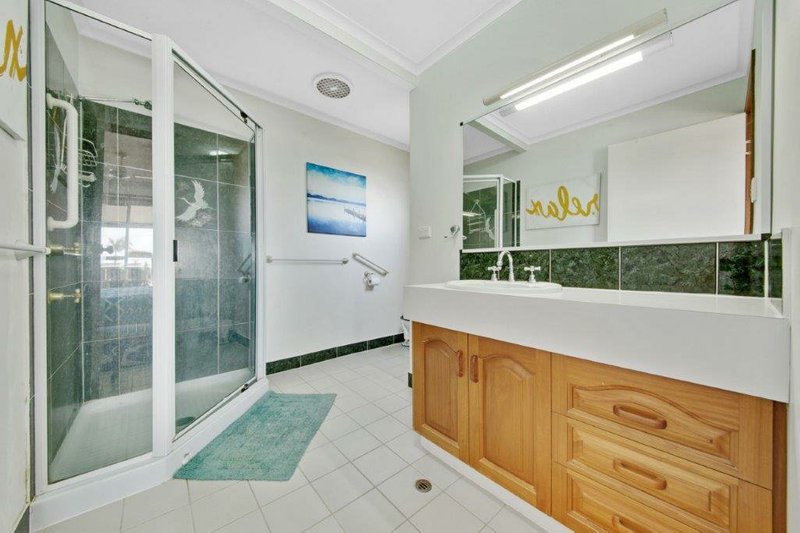 Photo - 11 Scallop Street, Tannum Sands QLD 4680 - Image 17