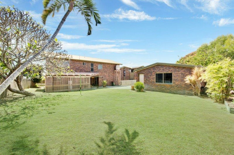 Photo - 11 Scallop Street, Tannum Sands QLD 4680 - Image 21