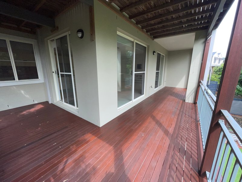 Photo - 11 Scaranish Way, Macquarie Links NSW 2565 - Image 13