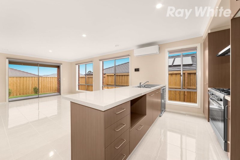 Photo - 11 Scotchmer Crescent, Mernda VIC 3754 - Image 3