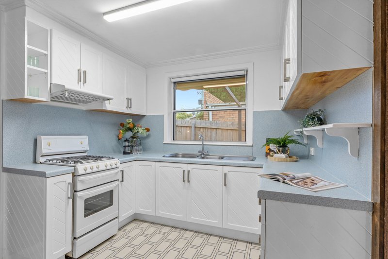 Photo - 1/1 Scott Grove, Burwood VIC 3125 - Image 3