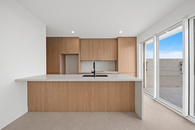 Photo - 11 Seafaring Way, Shell Cove NSW 2529 - Image 2