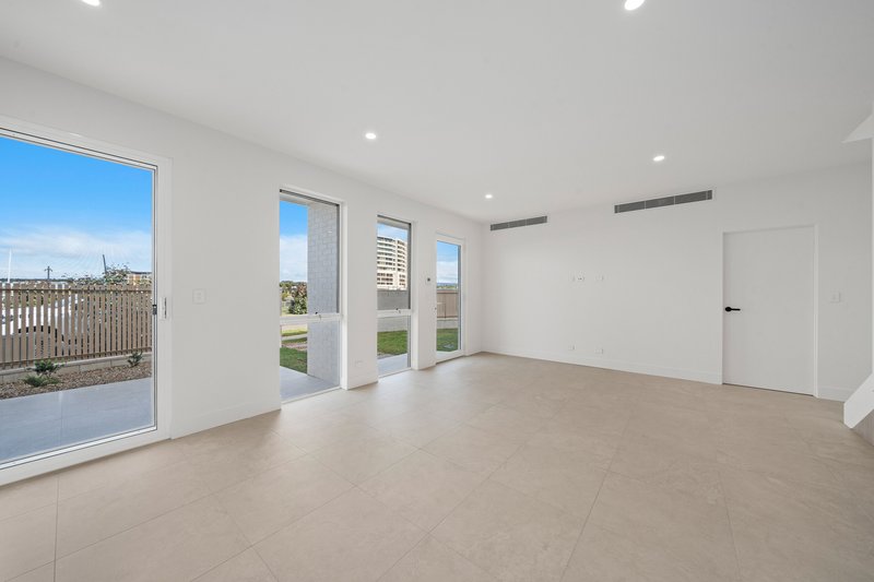 Photo - 11 Seafaring Way, Shell Cove NSW 2529 - Image 3