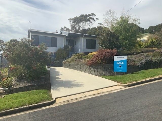 11 Seaside Crescent, Penguin TAS 7316