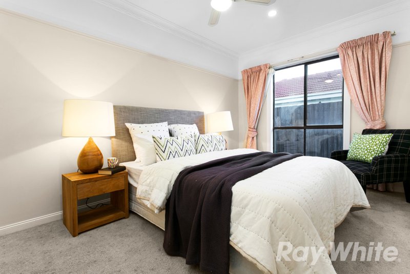 Photo - 11 Seaview Crescent, Mulgrave VIC 3170 - Image 7