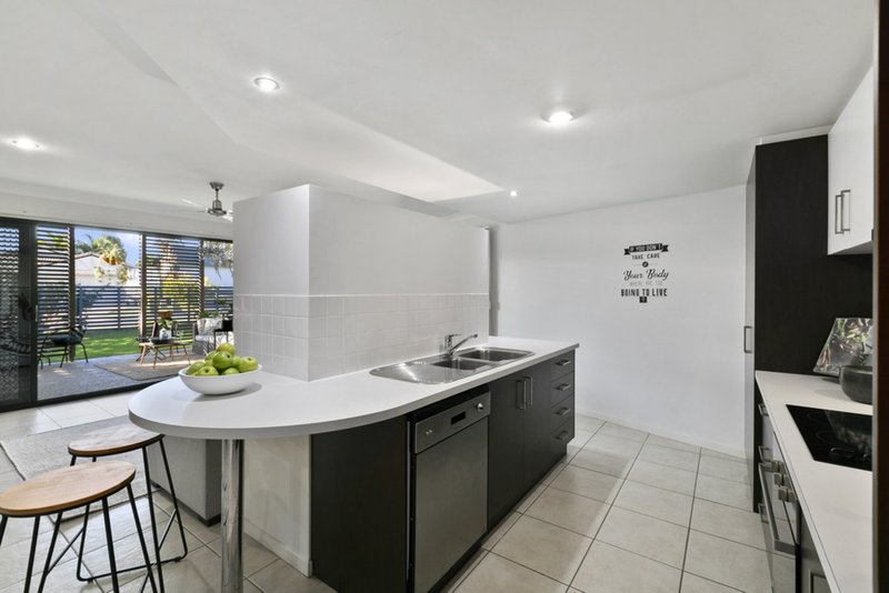 Photo - 11 Serene Place, Birkdale QLD 4159 - Image 3