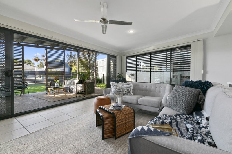 Photo - 11 Serene Place, Birkdale QLD 4159 - Image 7