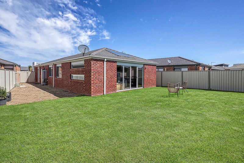 Photo - 11 Serenity Street, Pakenham VIC 3810 - Image 11