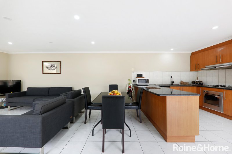 Photo - 11 Severn Court, Roxburgh Park VIC 3064 - Image 5