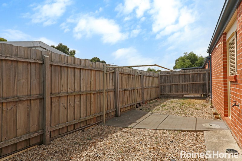 Photo - 11 Severn Court, Roxburgh Park VIC 3064 - Image 13