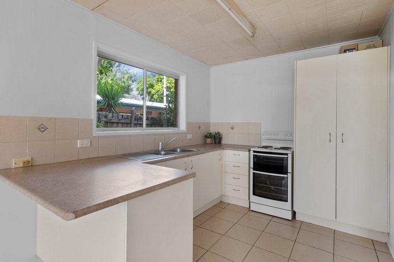 Photo - 11 Shamrock Street, Ormiston QLD 4160 - Image 2