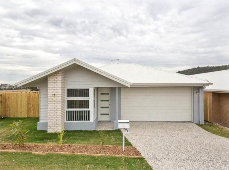 Photo - 11 Shelley Street, Redbank Plains QLD 4301 - Image 1