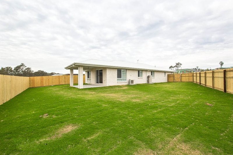 Photo - 11 Shelley Street, Redbank Plains QLD 4301 - Image 13