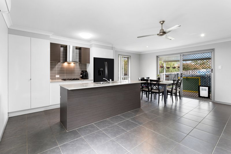 Photo - 11 Sienna Drive, Morayfield QLD 4506 - Image 2