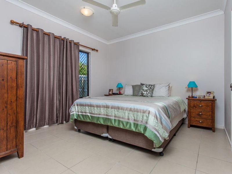 Photo - 11 Silkyoak Court, North Lakes QLD 4509 - Image 6