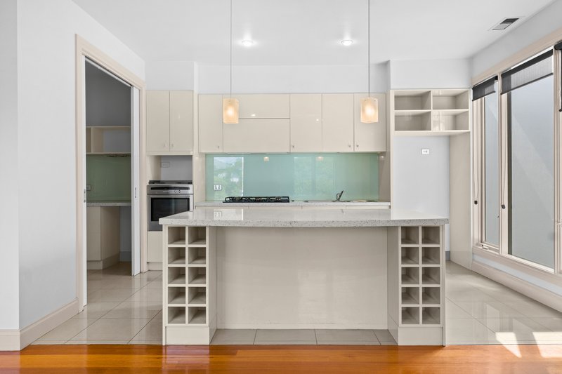 Photo - 11 Skyline Drive, Maribyrnong VIC 3032 - Image 4