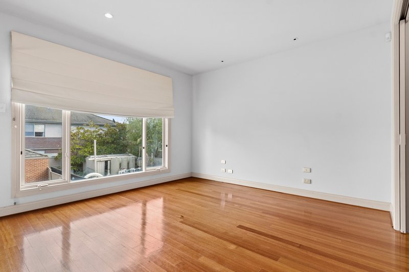 Photo - 11 Skyline Drive, Maribyrnong VIC 3032 - Image 7