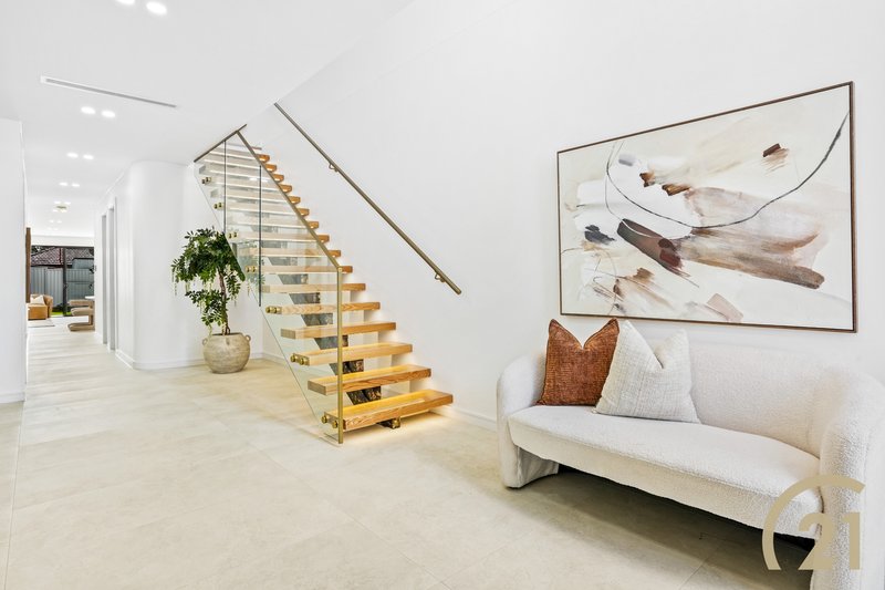 Photo - 11 Slender Avenue, Smithfield NSW 2164 - Image 2