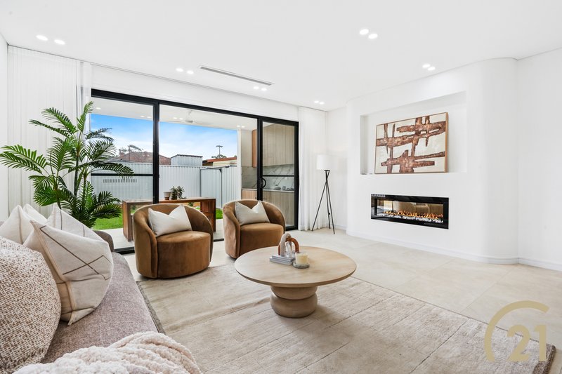 Photo - 11 Slender Avenue, Smithfield NSW 2164 - Image 9