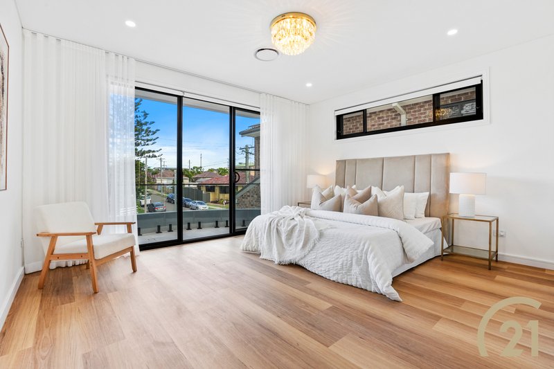 Photo - 11 Slender Avenue, Smithfield NSW 2164 - Image 12