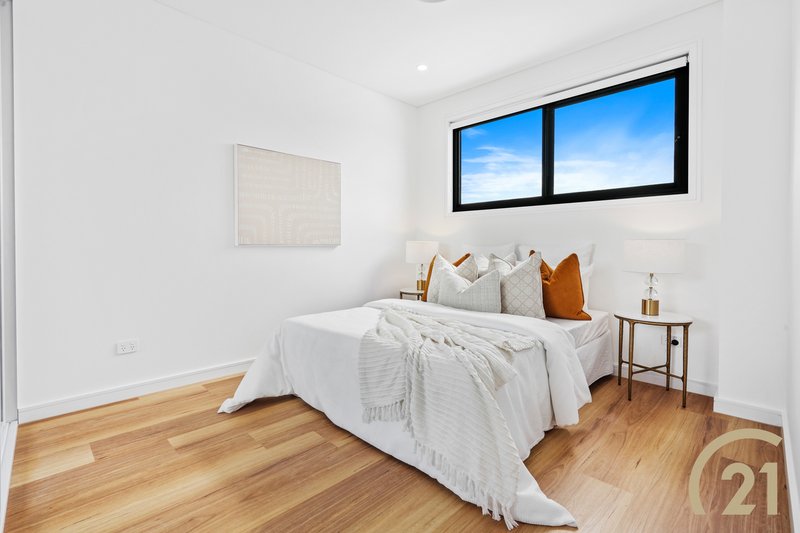 Photo - 11 Slender Avenue, Smithfield NSW 2164 - Image 16