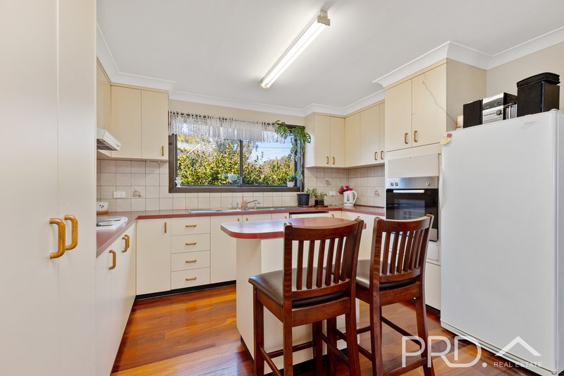 Photo - 11 Snubba Crescent, Tumut NSW 2720 - Image 6