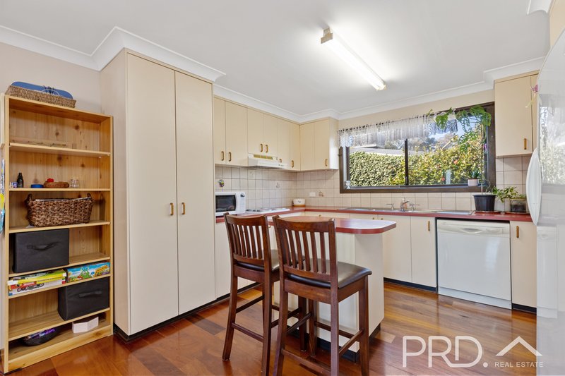 Photo - 11 Snubba Crescent, Tumut NSW 2720 - Image 7