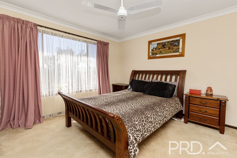 Photo - 11 Snubba Crescent, Tumut NSW 2720 - Image 8