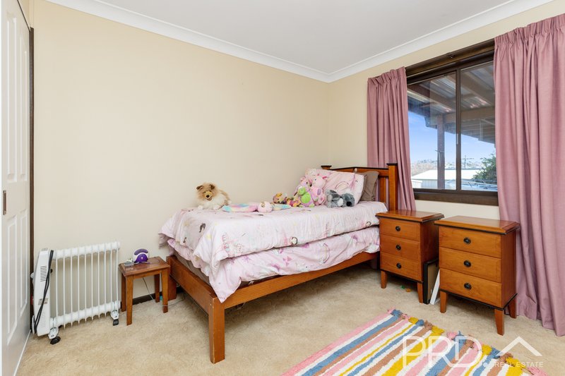 Photo - 11 Snubba Crescent, Tumut NSW 2720 - Image 12