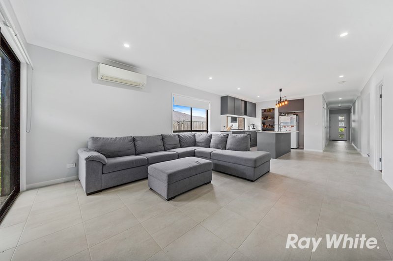 Photo - 11 Soe Street, Redbank QLD 4301 - Image 5