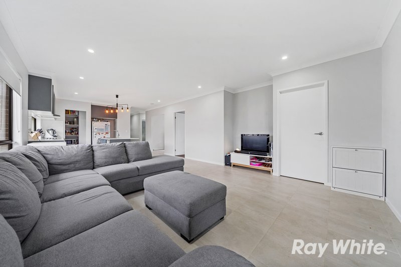 Photo - 11 Soe Street, Redbank QLD 4301 - Image 6