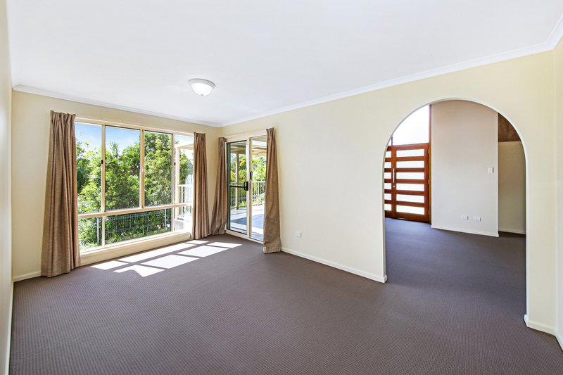 Photo - 11 Somerset Drive, Buderim QLD 4556 - Image 4