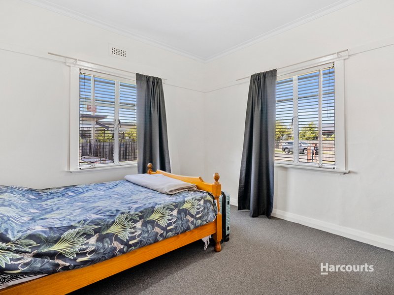 Photo - 11 Somerton Crescent, Derwent Park TAS 7009 - Image 5