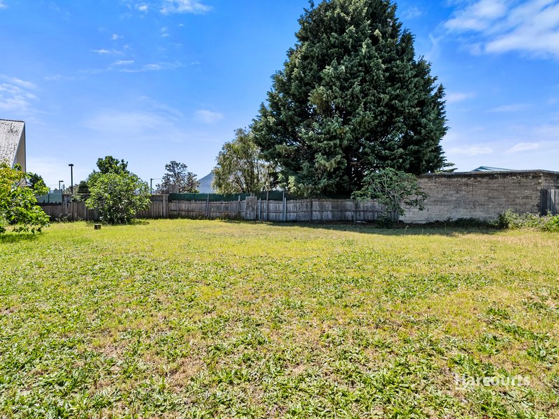 Photo - 11 Somerton Crescent, Derwent Park TAS 7009 - Image 7