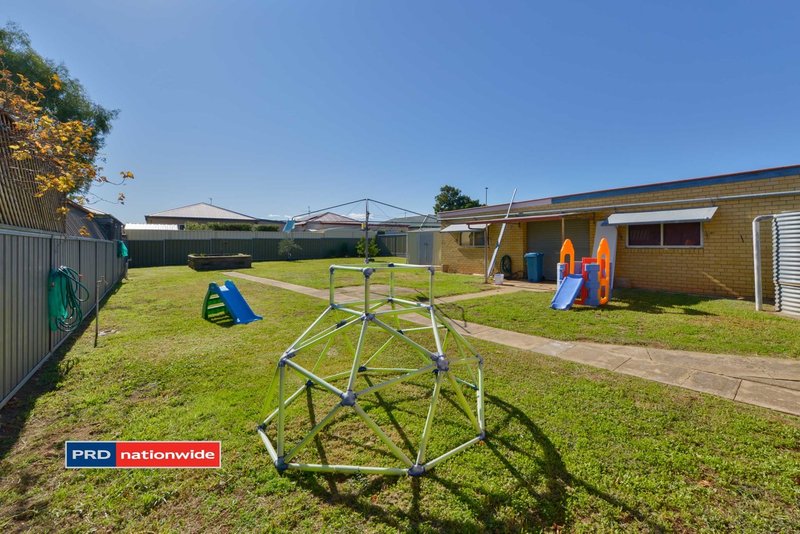 Photo - 11 Southview Street, Tamworth NSW 2340 - Image 2