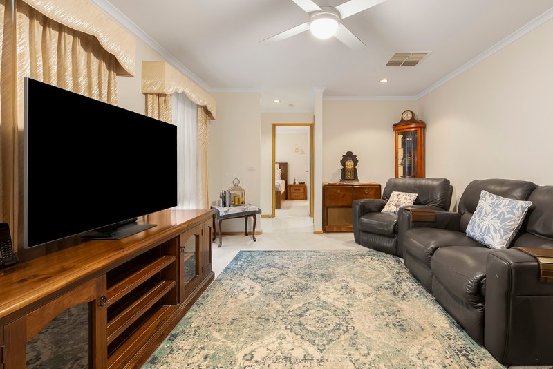 Photo - 11 Sparkford Road, Craigieburn VIC 3064 - Image 5