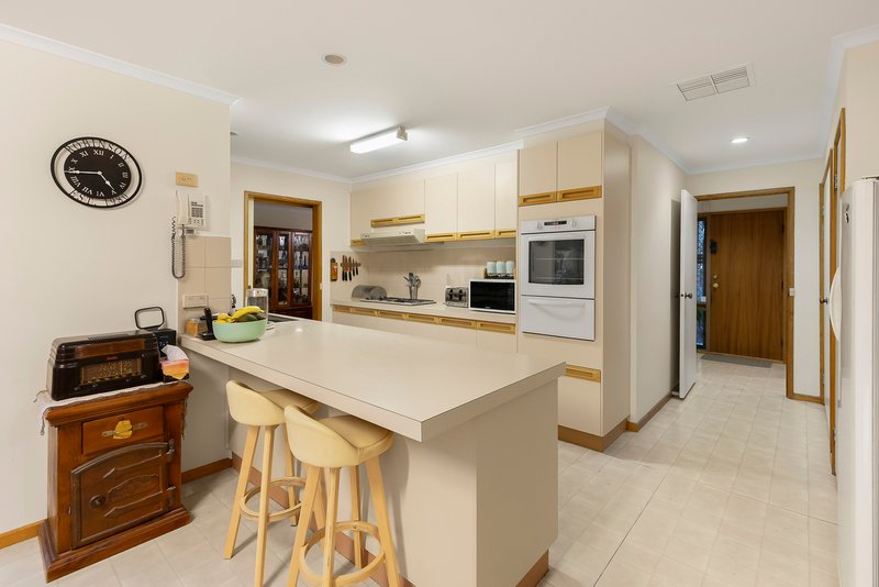 Photo - 11 Sparkford Road, Craigieburn VIC 3064 - Image 10